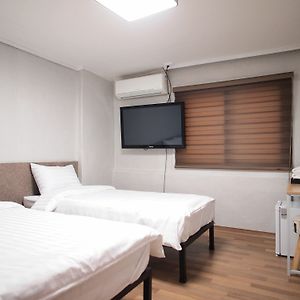 Private Bathroom Triple Room